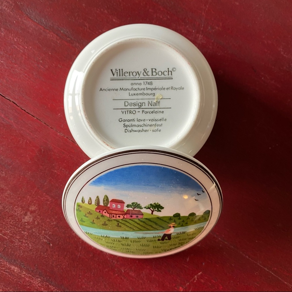 Villeroy & Boch porcelain trinket box.